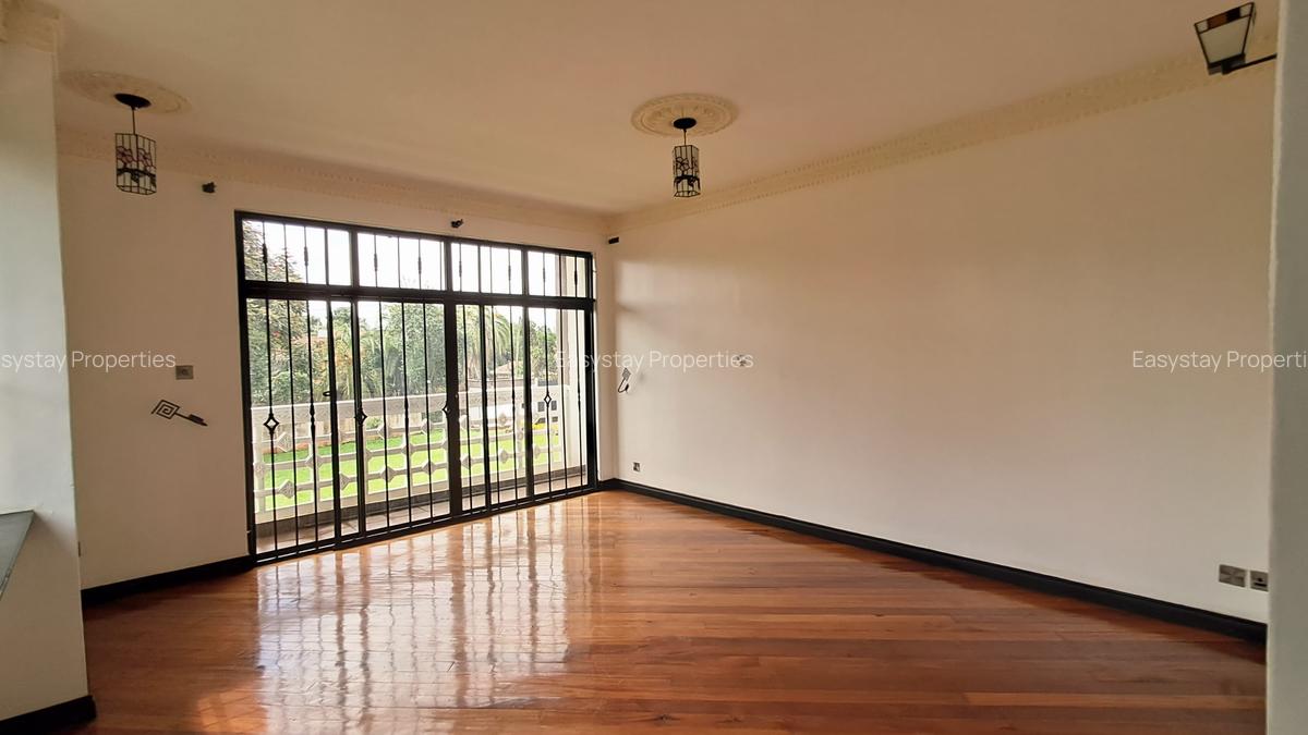 5 Bed House with En Suite in Runda - 7