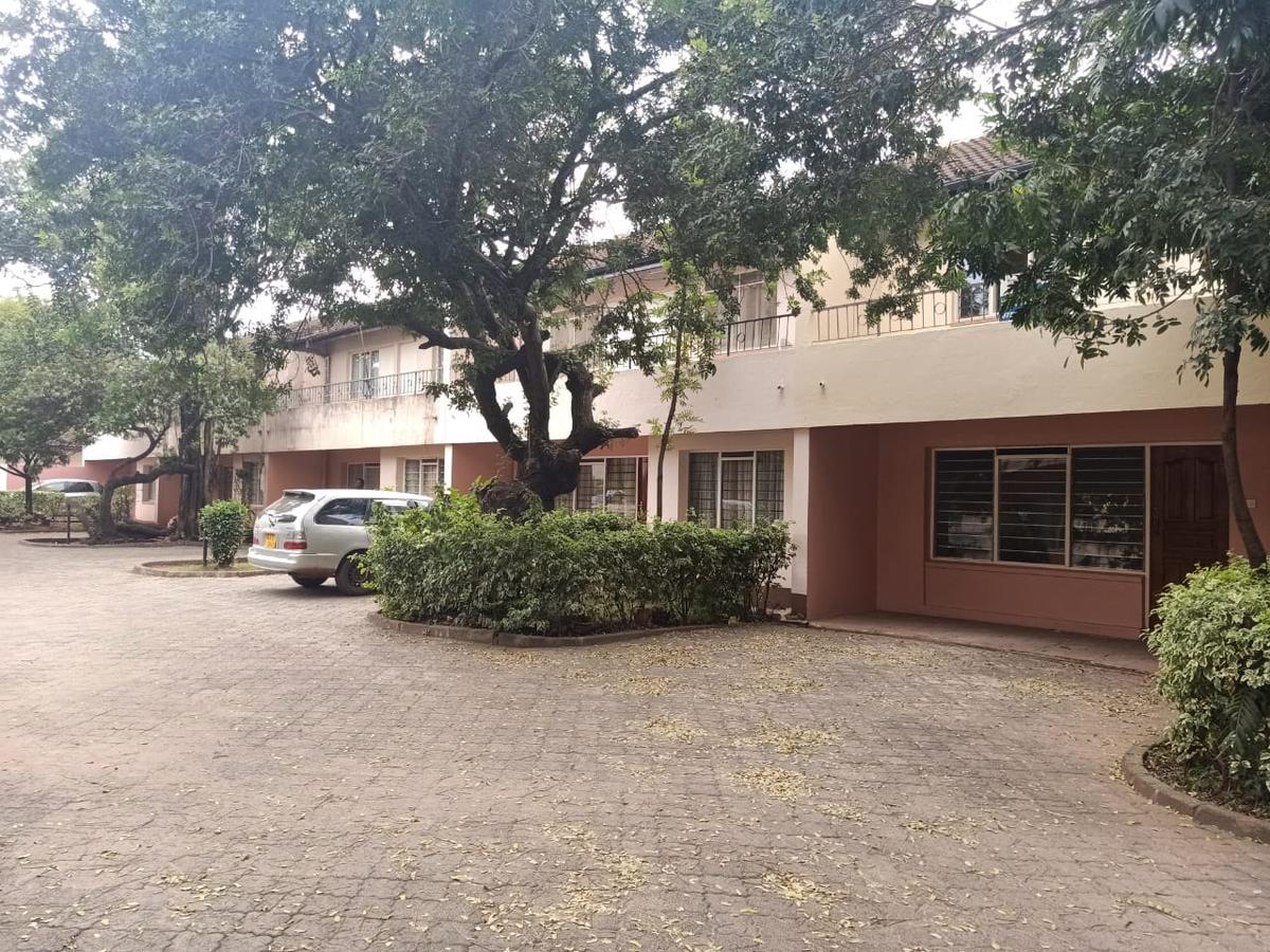 4 Bed Townhouse with Walk In Closet in Kilimani - 3