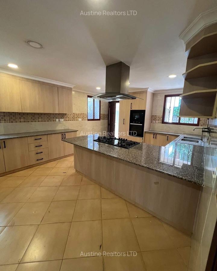 5 Bed Townhouse with En Suite at Shanzu Road - 9