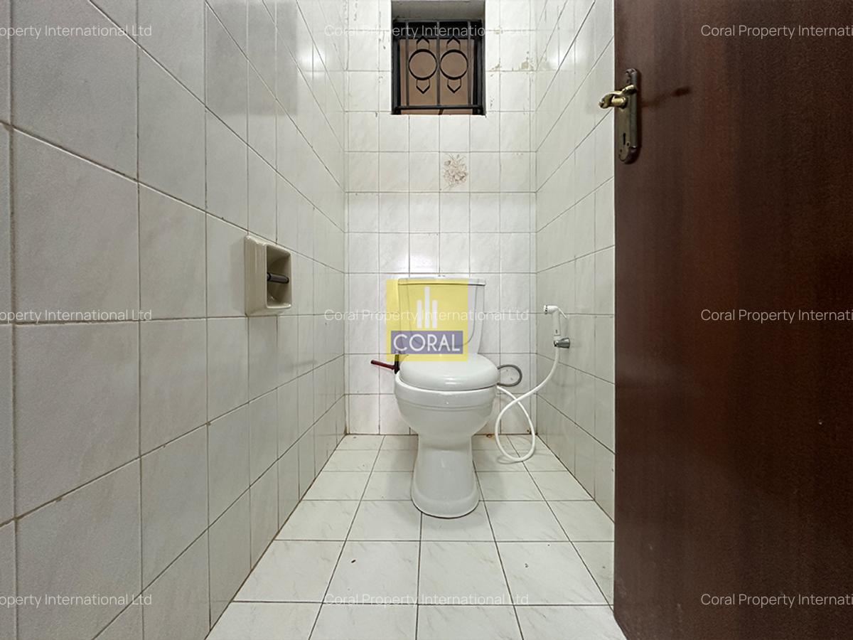 3 Bed Apartment in Parklands - 13