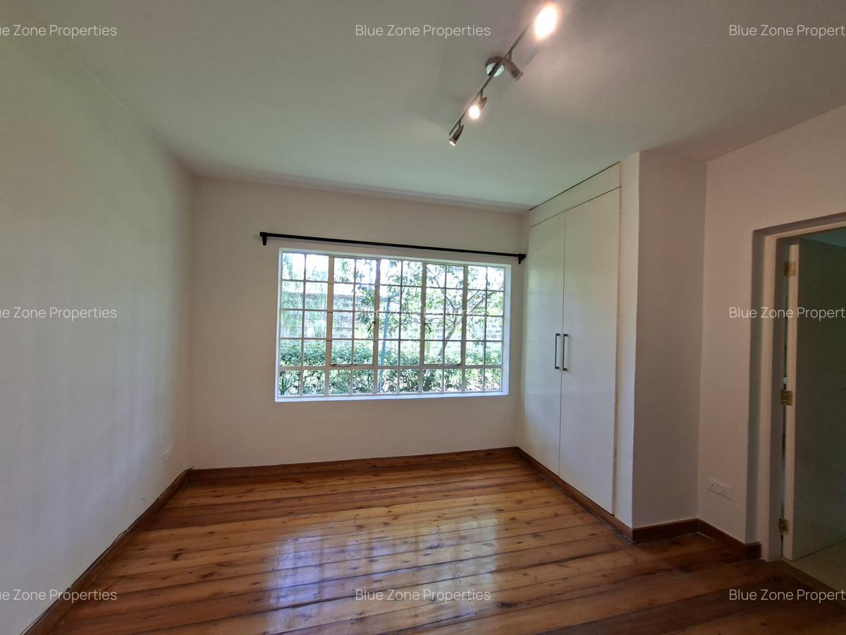 3 Bed Villa with En Suite at Off Ridgeways Rd - 11