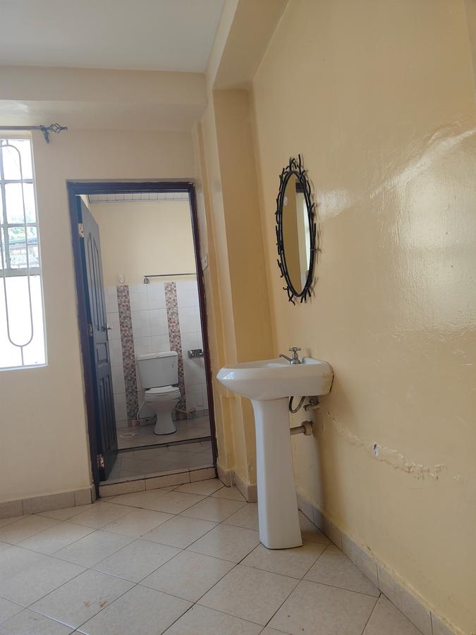 1 Bed House with En Suite at Karen Road - 15