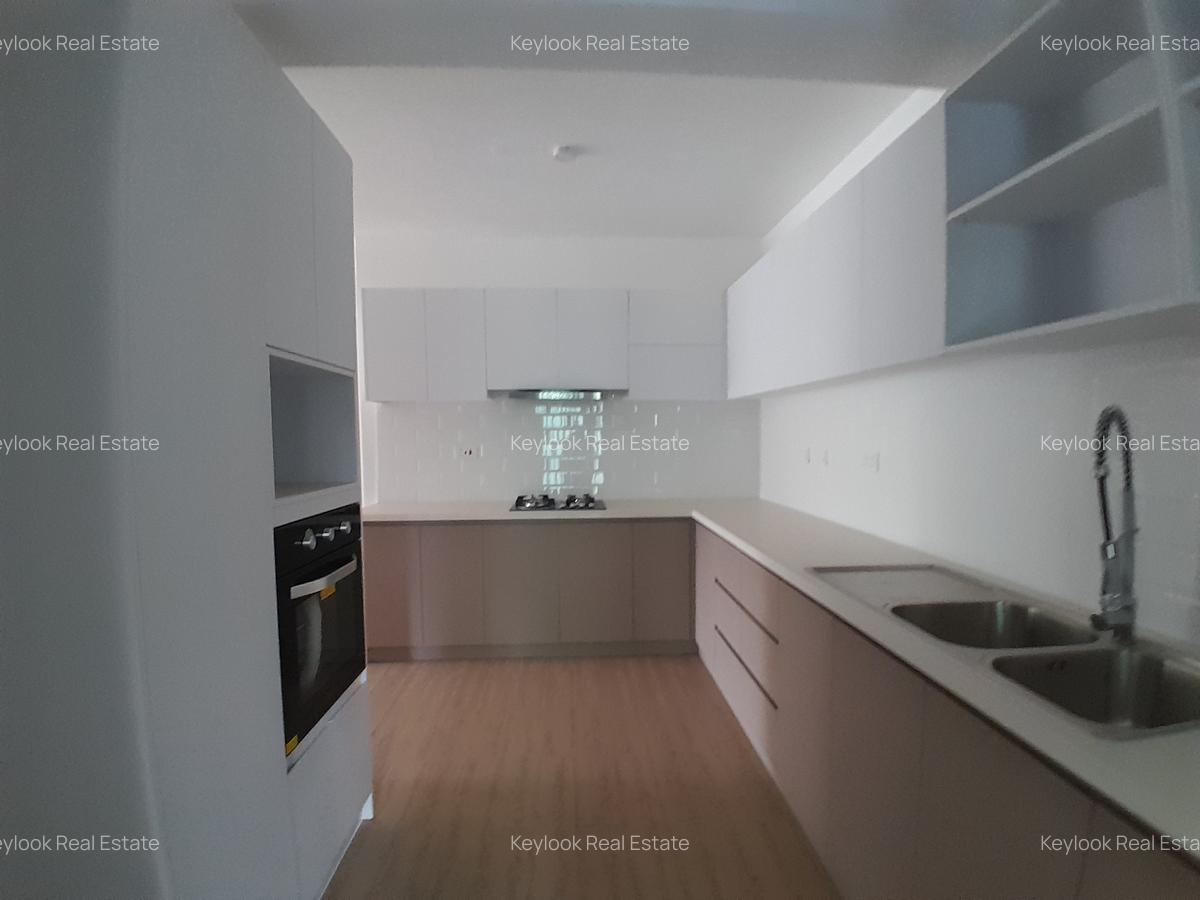 3 Bed Apartment with En Suite at Lavington - 10