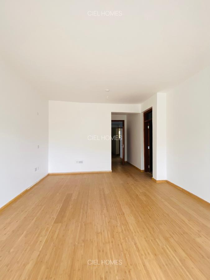 4 Bed Villa with En Suite in Lavington - 10