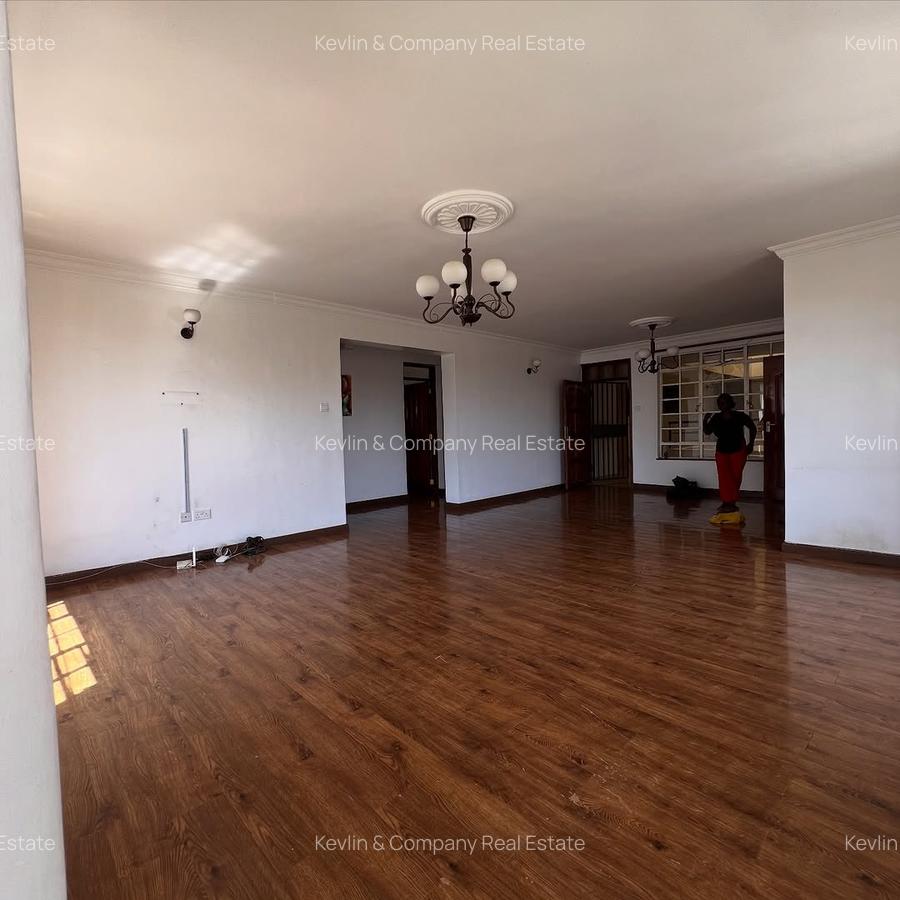 3 Bed Apartment with En Suite in Lavington - 5