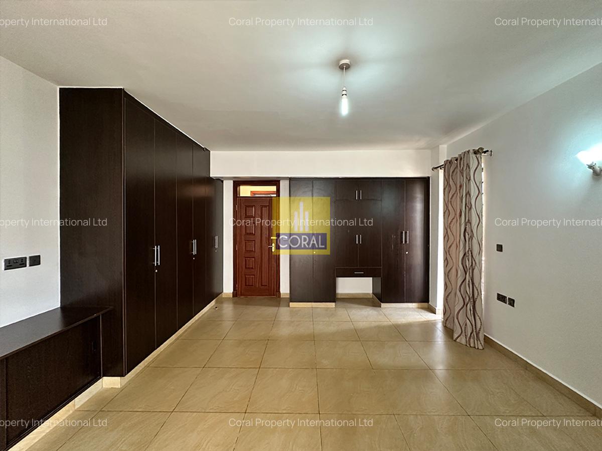4 Bed Apartment in Parklands - 12