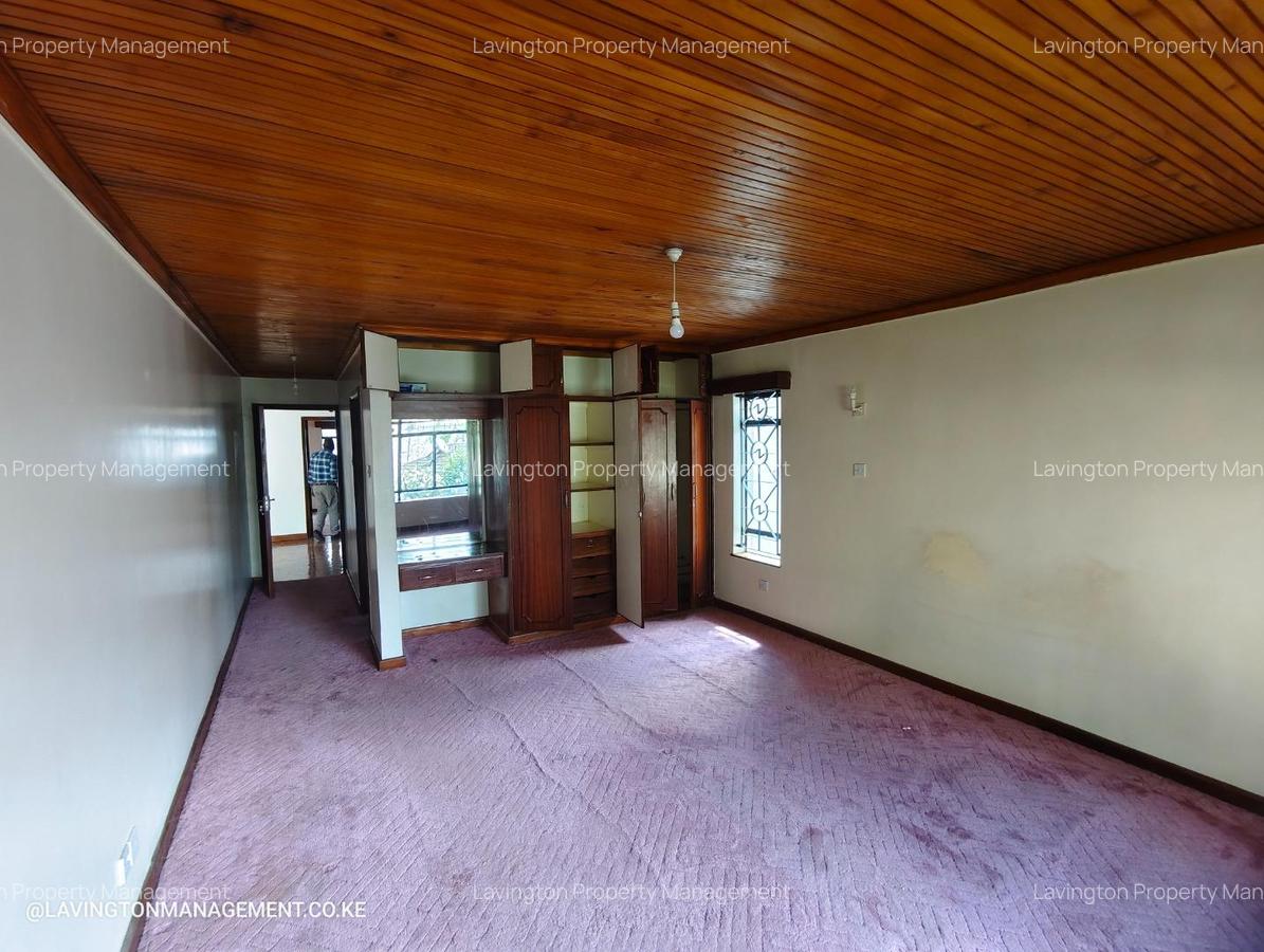 4 Bed Townhouse with En Suite at Valley Arcade - 11