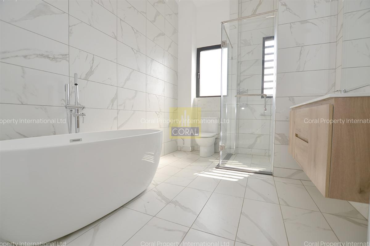 3 Bed Apartment with Swimming Pool in Rosslyn - 13