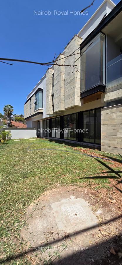 5 Bed Townhouse with En Suite at Grovelia Grove - 2