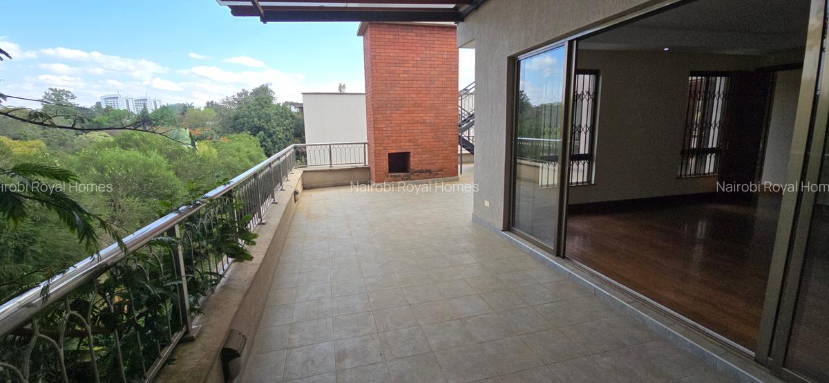 5 Bed Townhouse with En Suite at Lavington Green - 9