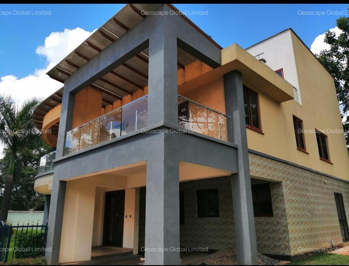 5 Bed Villa with En Suite in Runda - 3