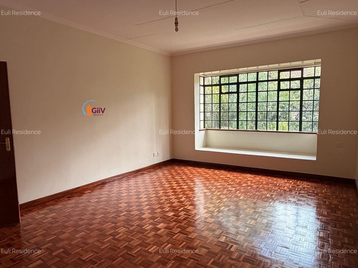 4 Bed Townhouse with En Suite at Brookside Drive - 5