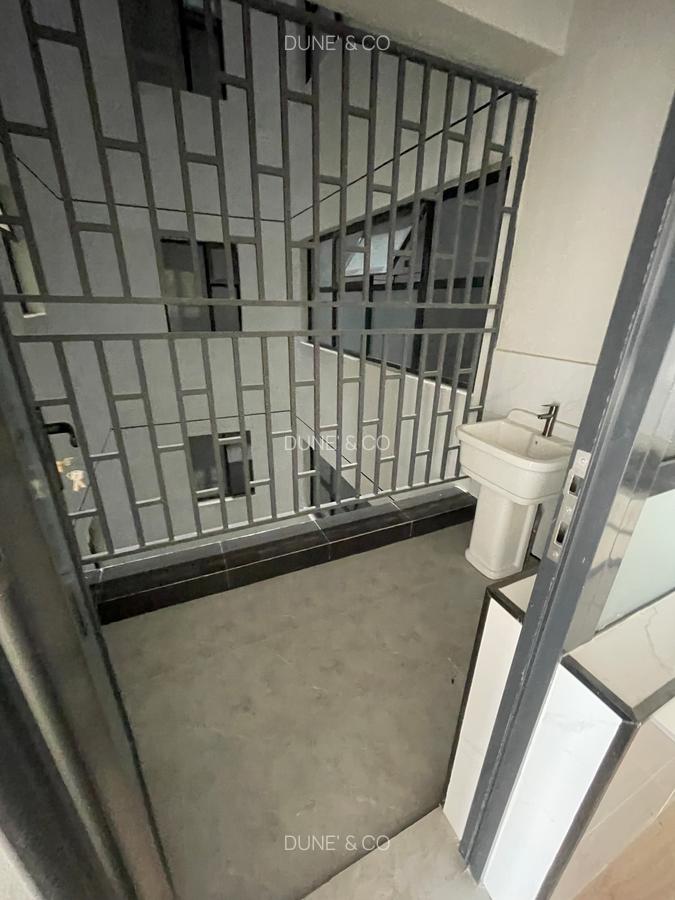 2 Bed Apartment with En Suite in Kilimani - 9