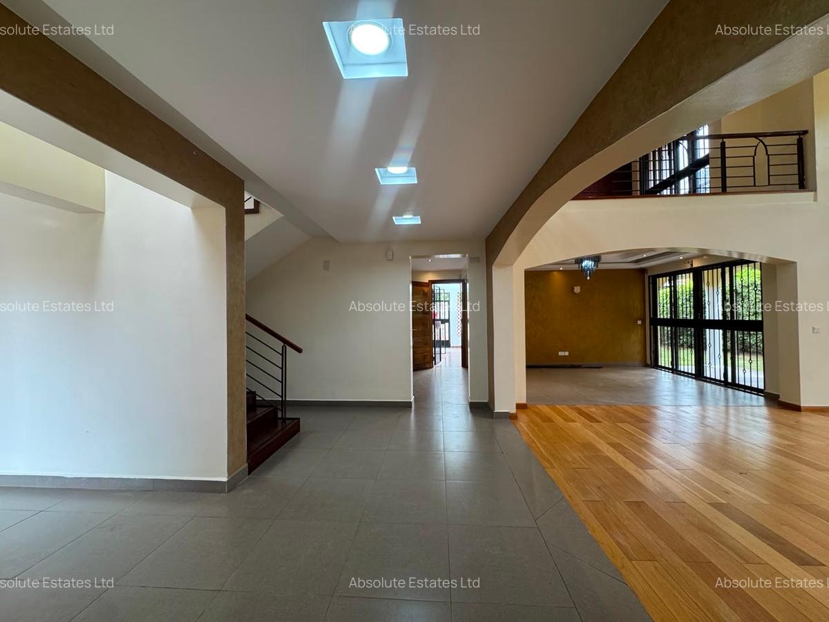 5 Bed Townhouse with Garden in Lavington - 5