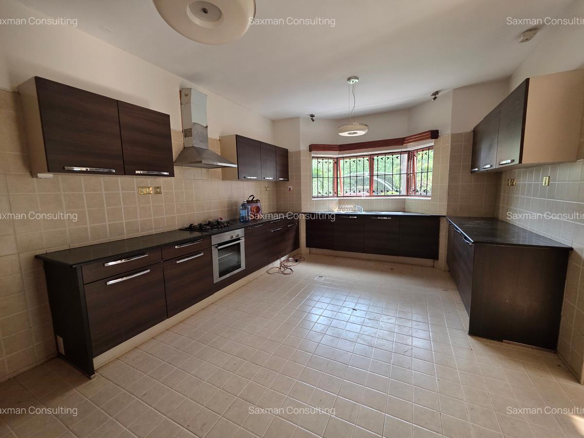 5 Bed House with En Suite in Runda - 15