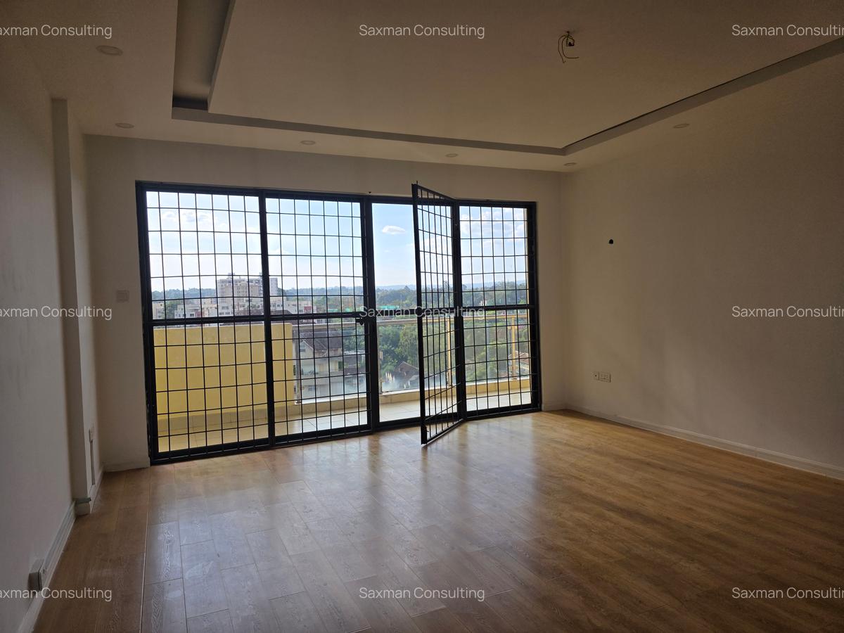 3 Bed Apartment with En Suite in Brookside - 19