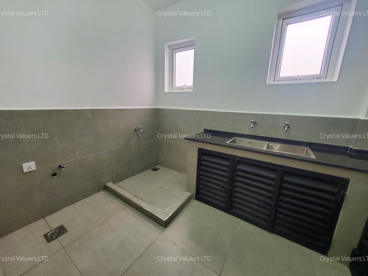 3 Bed Apartment with En Suite in General Mathenge - 9