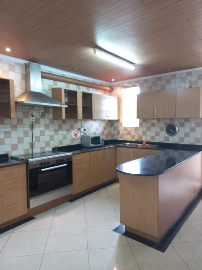 3 Bed House with En Suite at Runda - 11