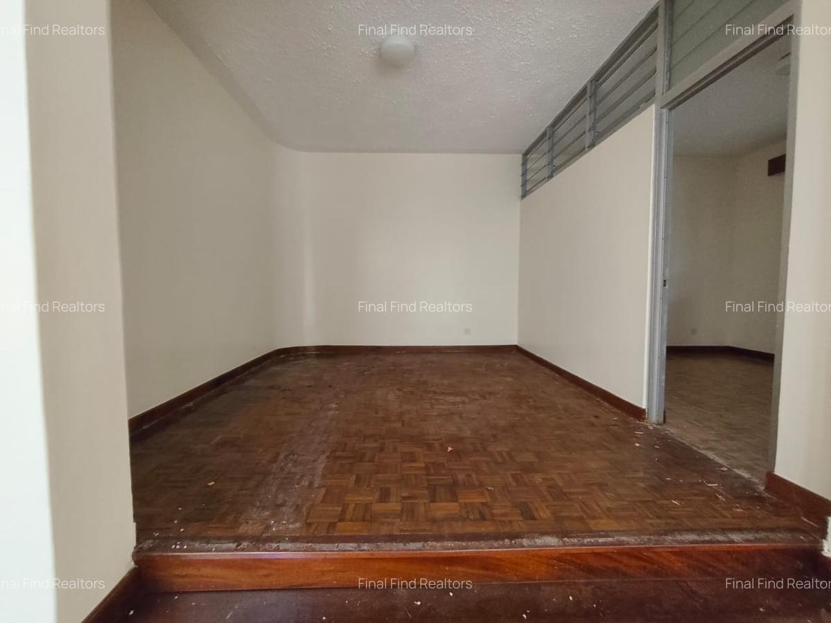 5 Bed House with Garden in Runda - 8