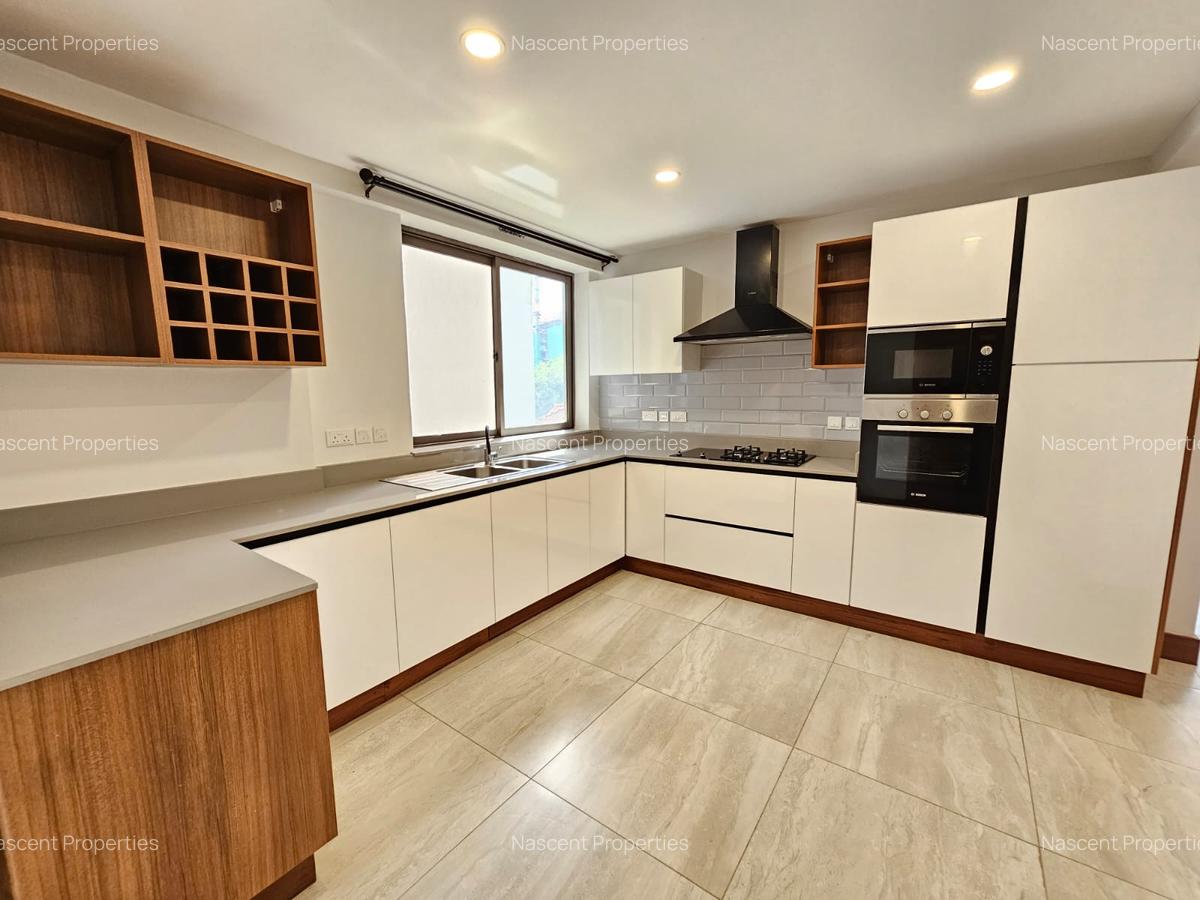 3 Bed Apartment with En Suite in Westlands Area - 12