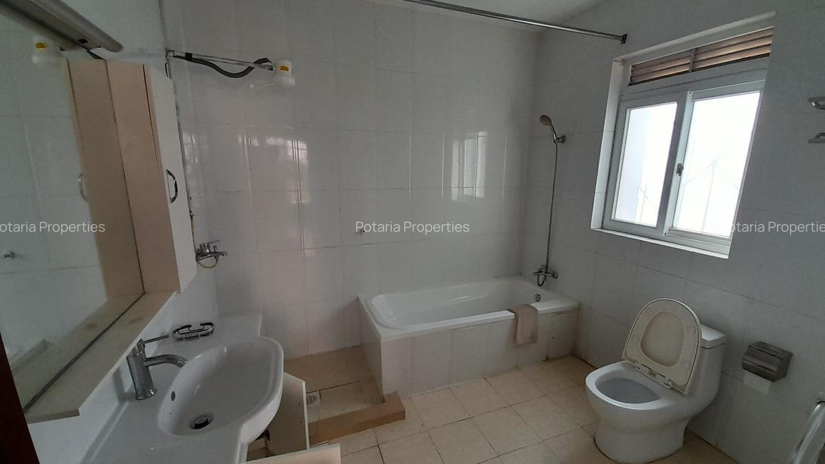 4 Bed Apartment with En Suite in Lavington - 6