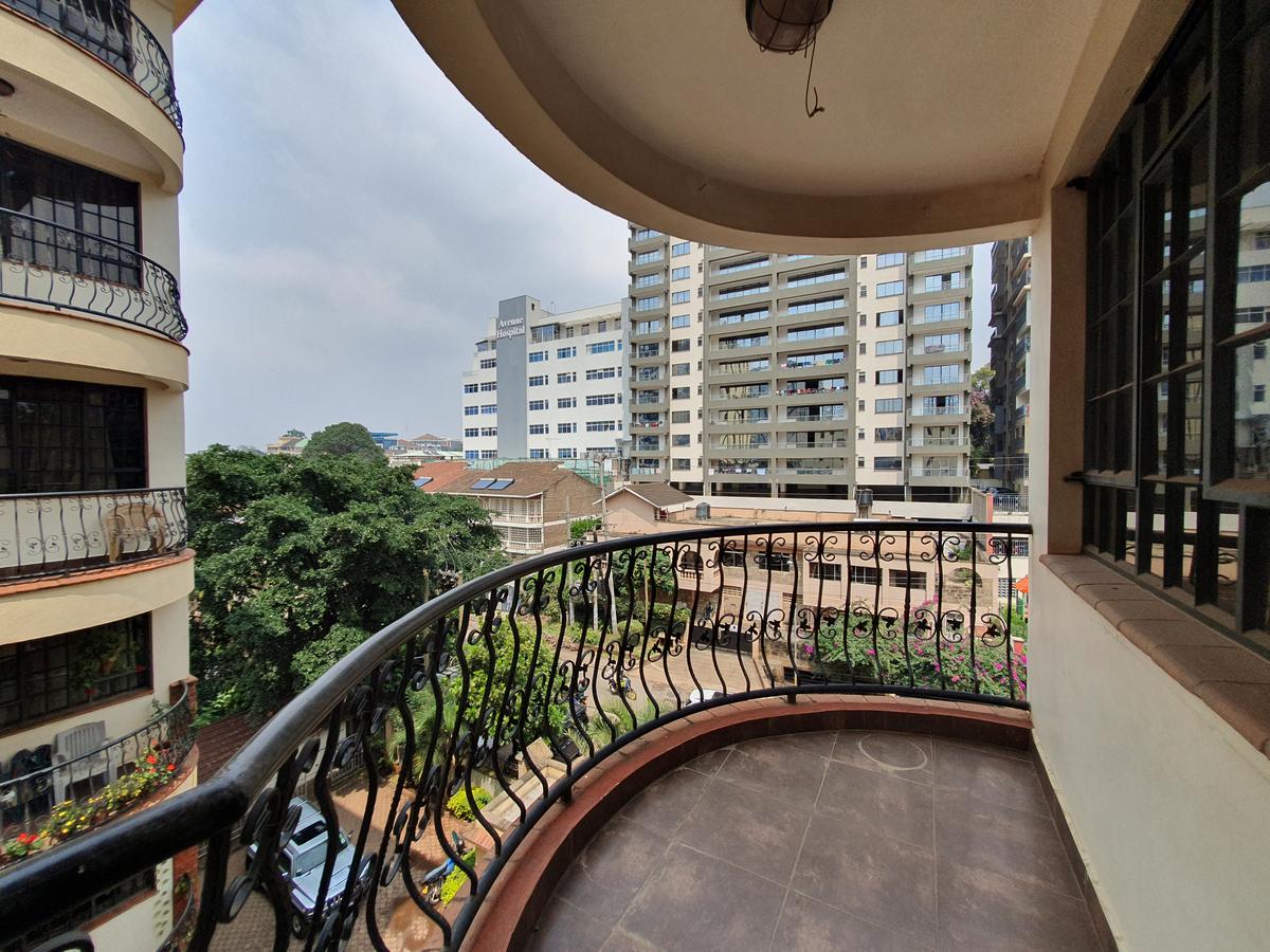 3 Bed Apartment with En Suite in Parklands - 20