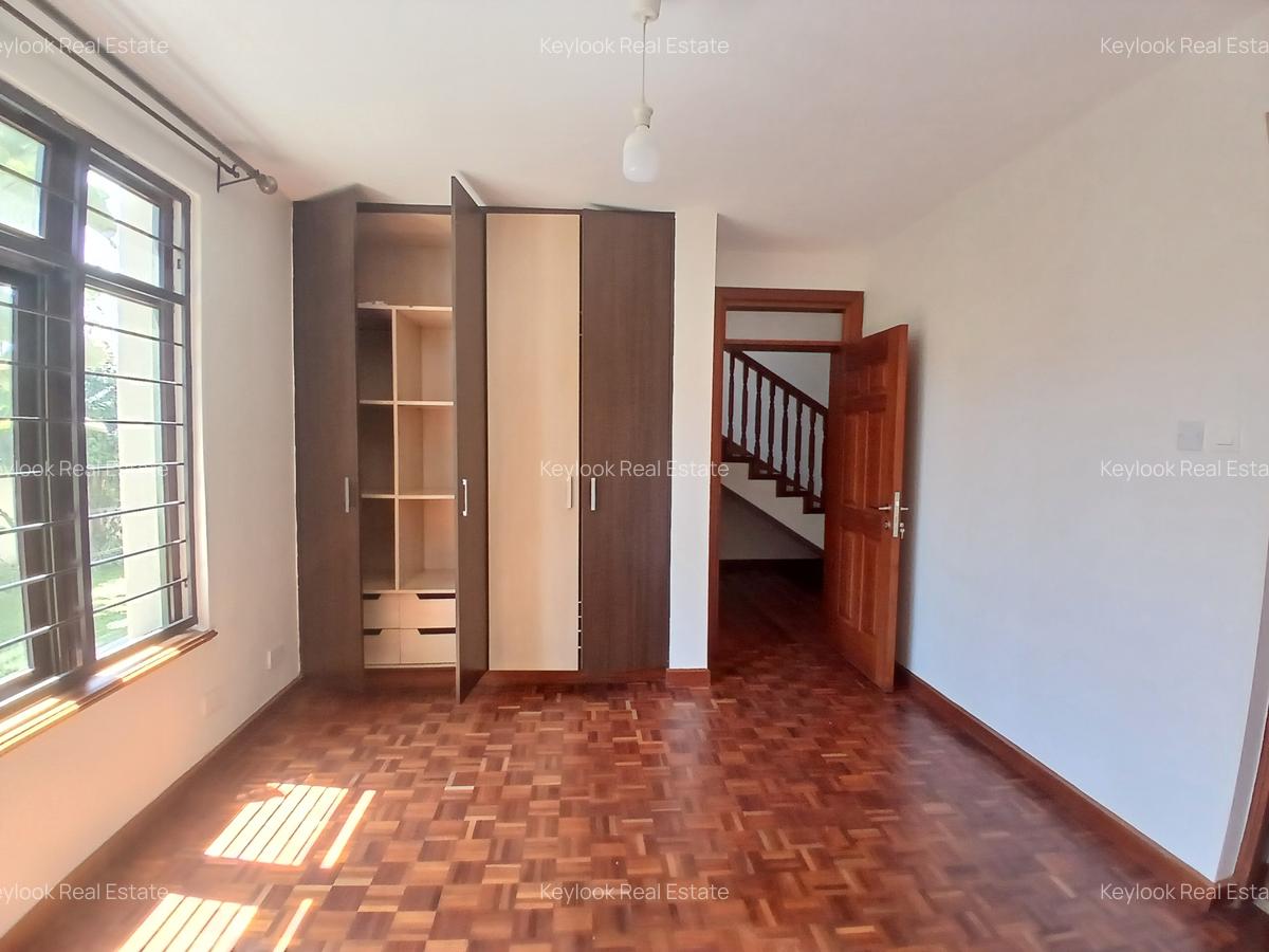 5 Bed Townhouse with En Suite at Lavington Green - 15
