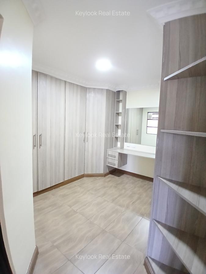 5 Bed Townhouse with En Suite at Lavington - 18