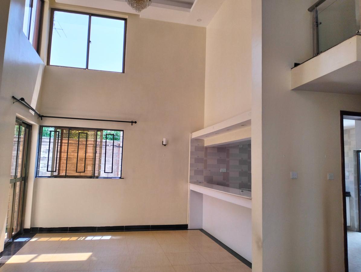 5 Bed Townhouse with En Suite in Lavington - 4