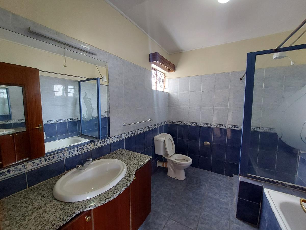 4 Bed Townhouse with En Suite at Musa Road - 13