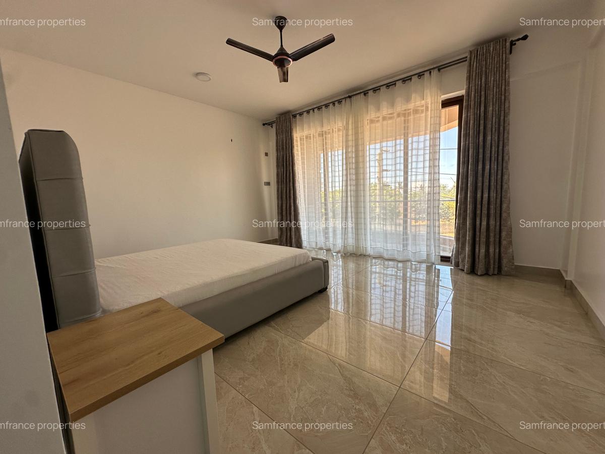 Serviced 2 Bed Apartment with En Suite at 1St Avanue - 5
