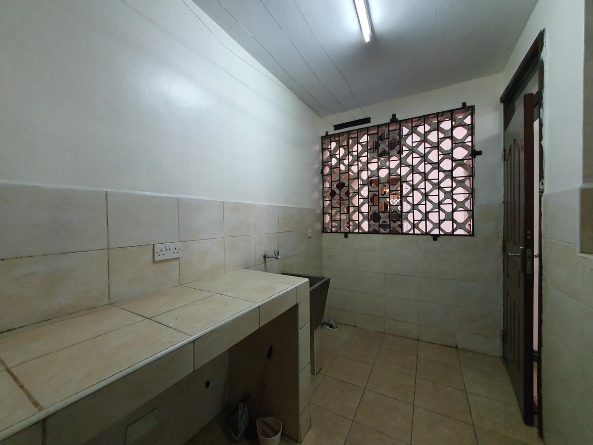 2 Bed Apartment with Borehole in Parklands - 6