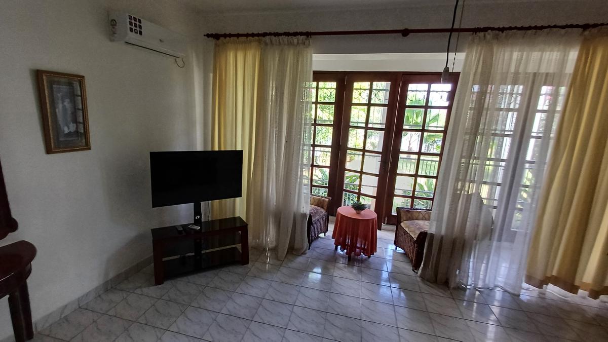 Serviced 1 Bed Apartment with En Suite at 2Nd Avenue Nyali - 16