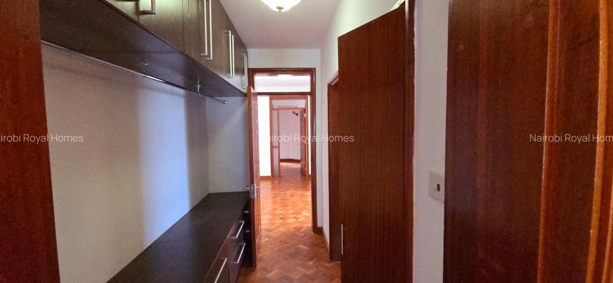 4 Bed Townhouse with En Suite at Lavington Green - 7