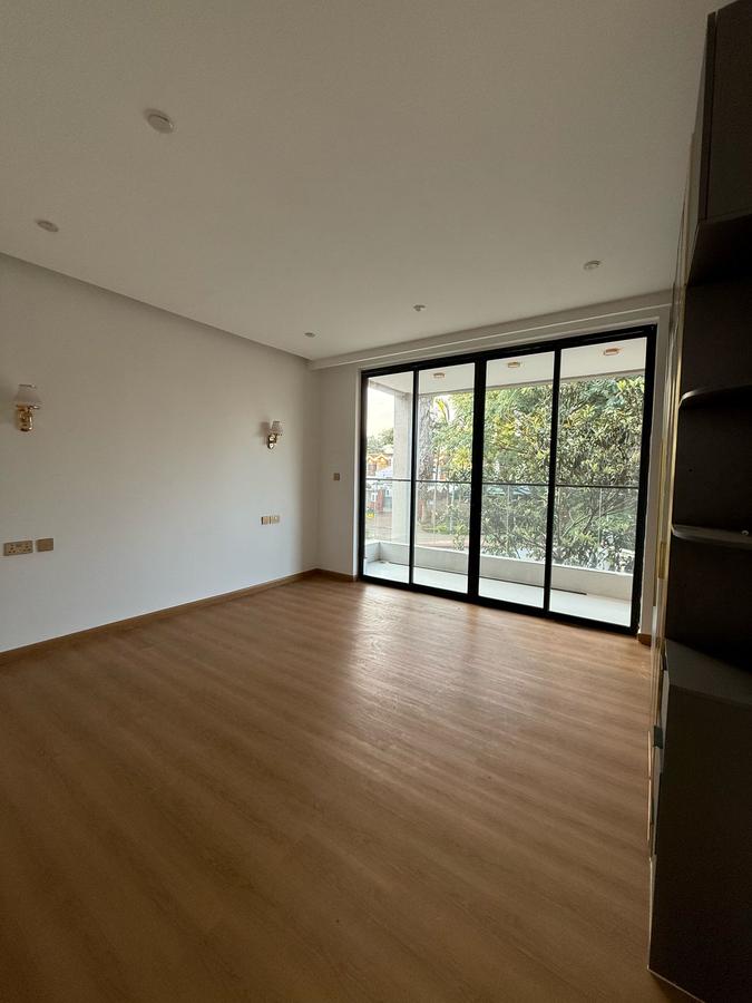 5 Bed Townhouse with En Suite in Lavington - 14