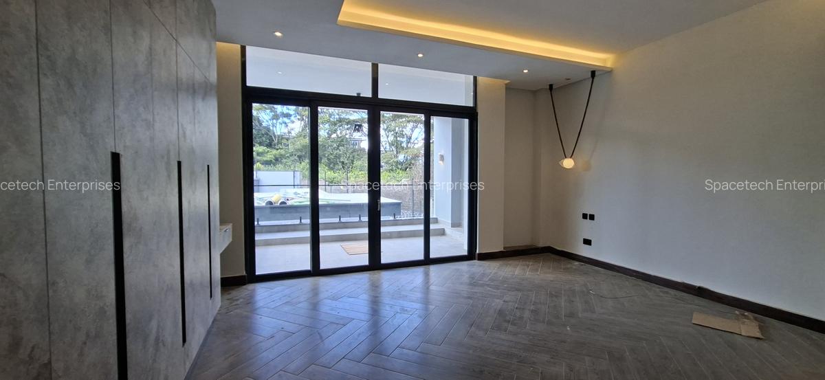 5 Bed House with En Suite in Nyari - 8