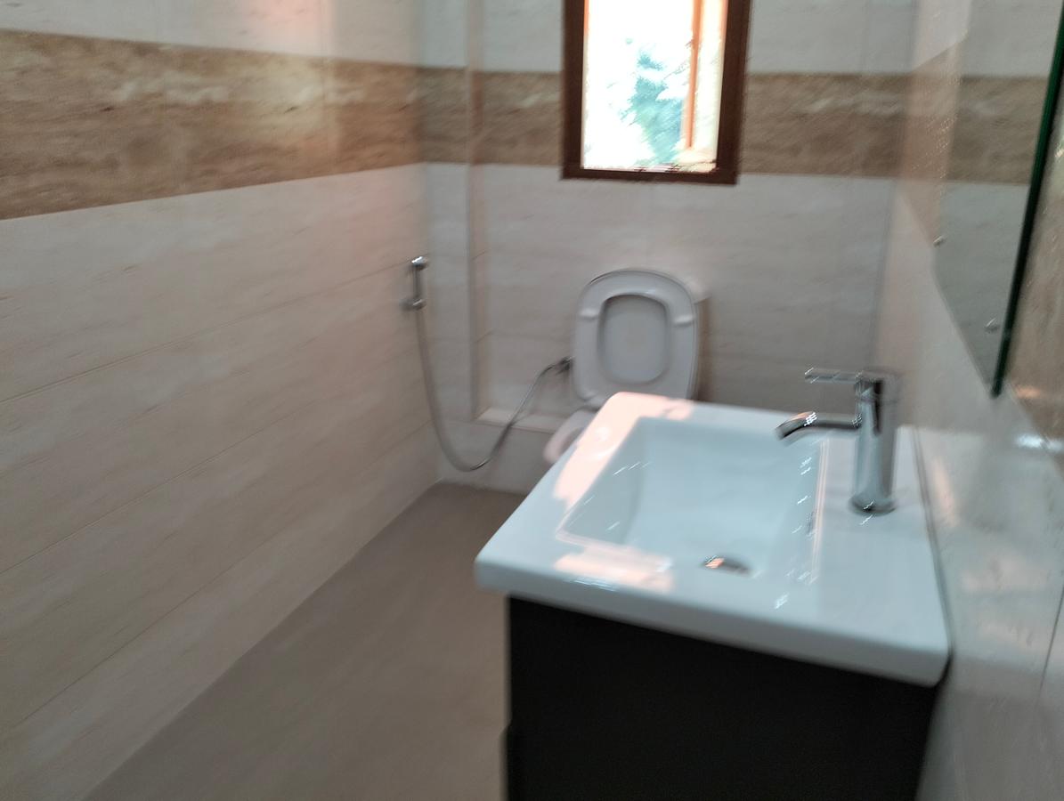 7 Bed House with En Suite in Thigiri - 19