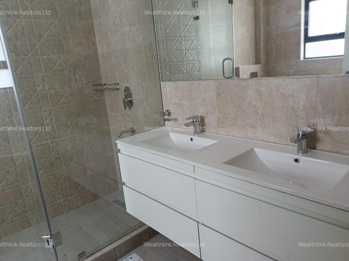 3 Bed Townhouse with En Suite at Five Star Paradise - 8