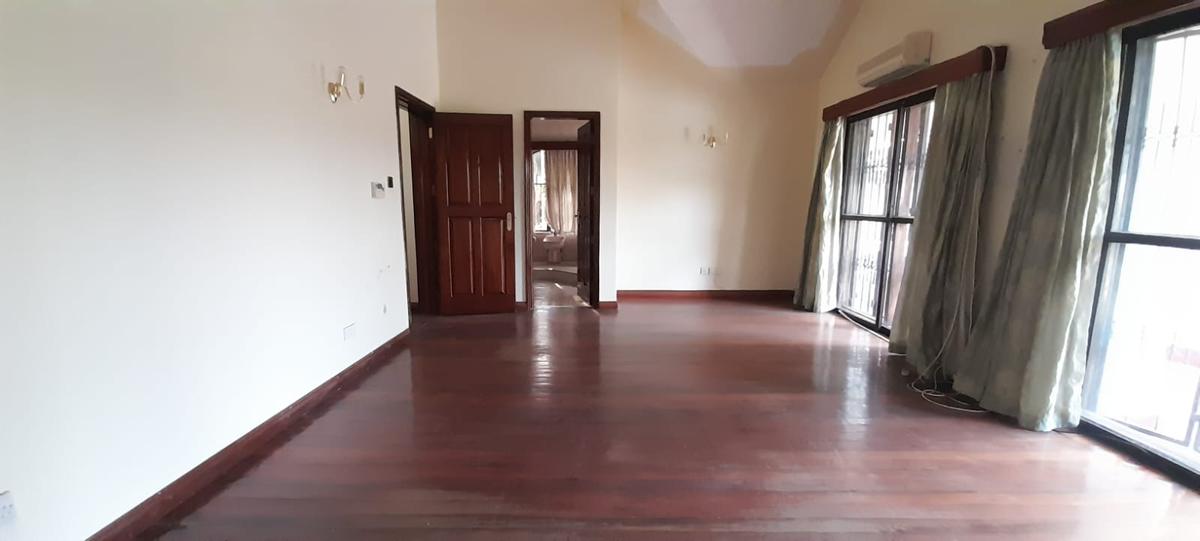 5 Bed Townhouse with En Suite at Nyari - 7