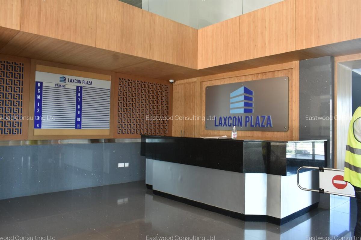 9,192 ft² Office with Service Charge Included in Parklands - 5