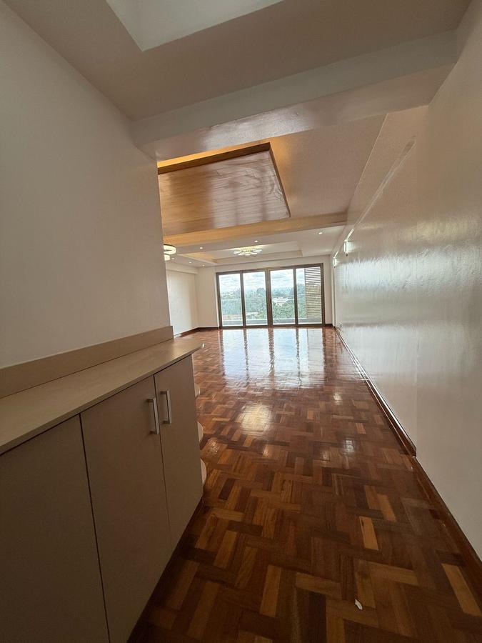 4 Bed Apartment with En Suite at Lavington - 6
