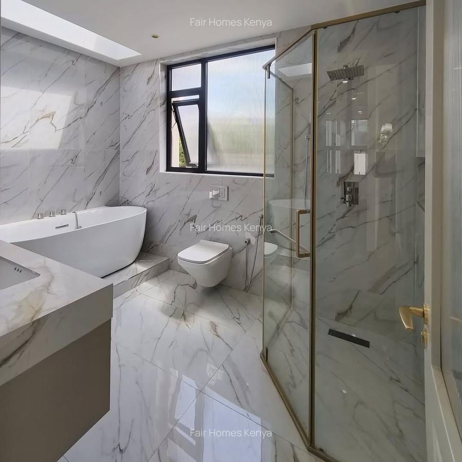 5 Bed Townhouse with En Suite at Lavington Green - 9