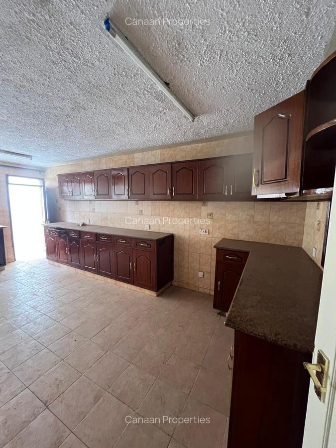 4 Bed Townhouse with Swimming Pool in Kileleshwa - 4