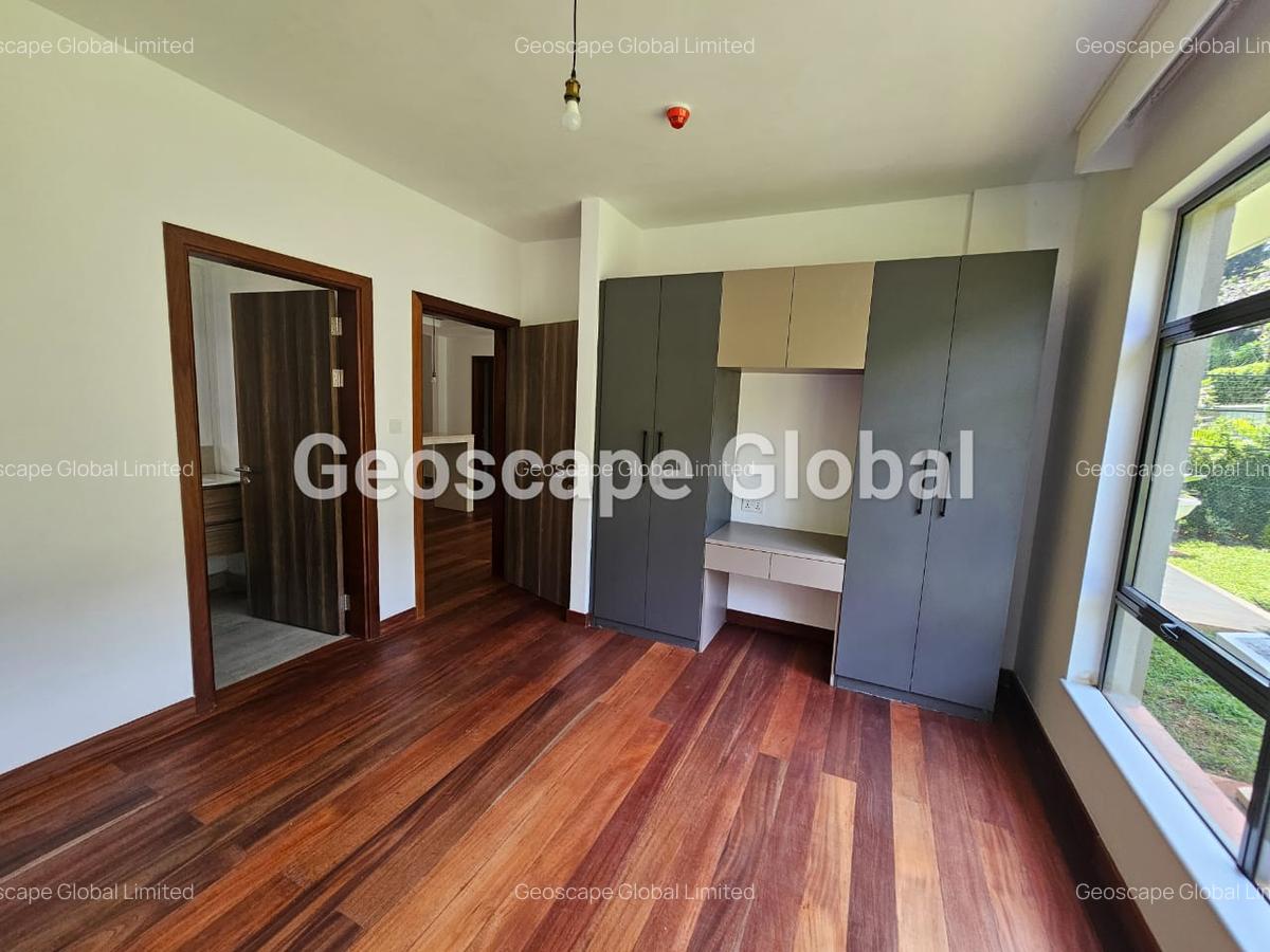 4 Bed Townhouse with En Suite in Rosslyn - 7