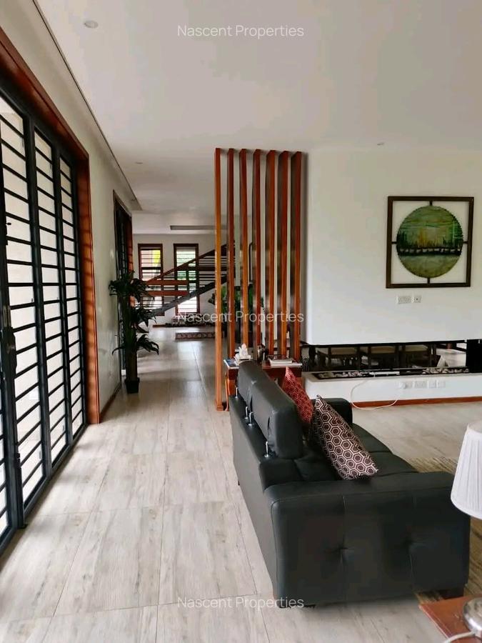 4 Bed House with En Suite in Rosslyn - 18