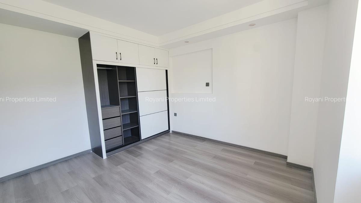 2 Bed Apartment with En Suite in Westlands Area - 11