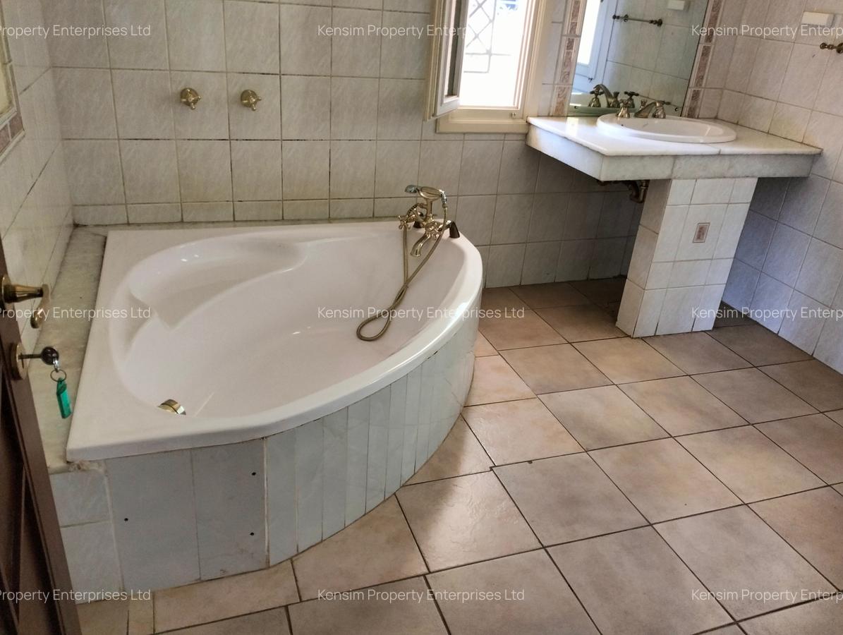 5 Bed House with En Suite in Muthaiga - 11