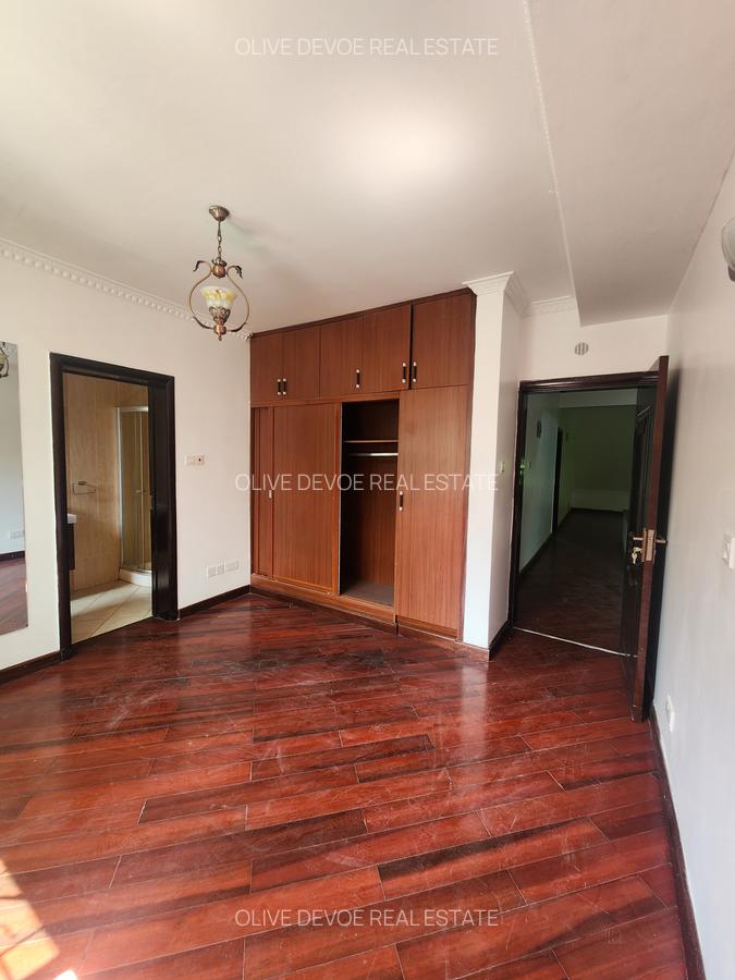5 Bed Townhouse with En Suite in Lavington - 15