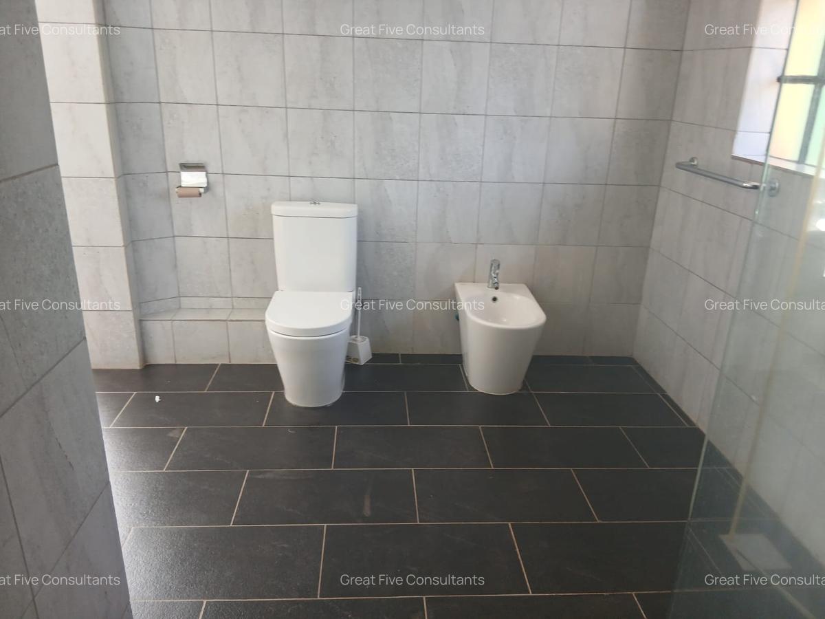 4 Bed Villa with En Suite in Runda - 9