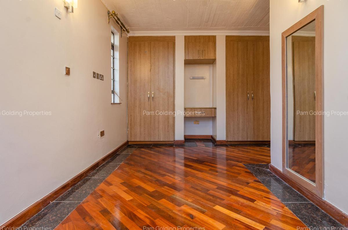 4 Bed House with Swimming Pool in Runda - 10